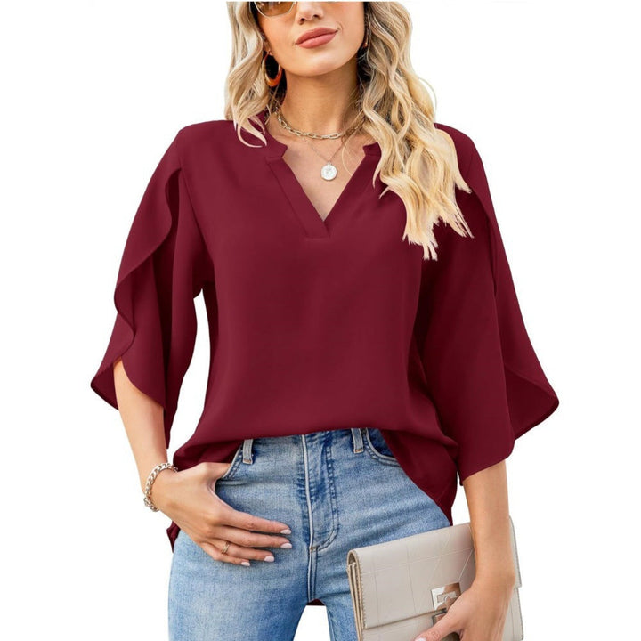 Nola - Elegant V-Neck Top