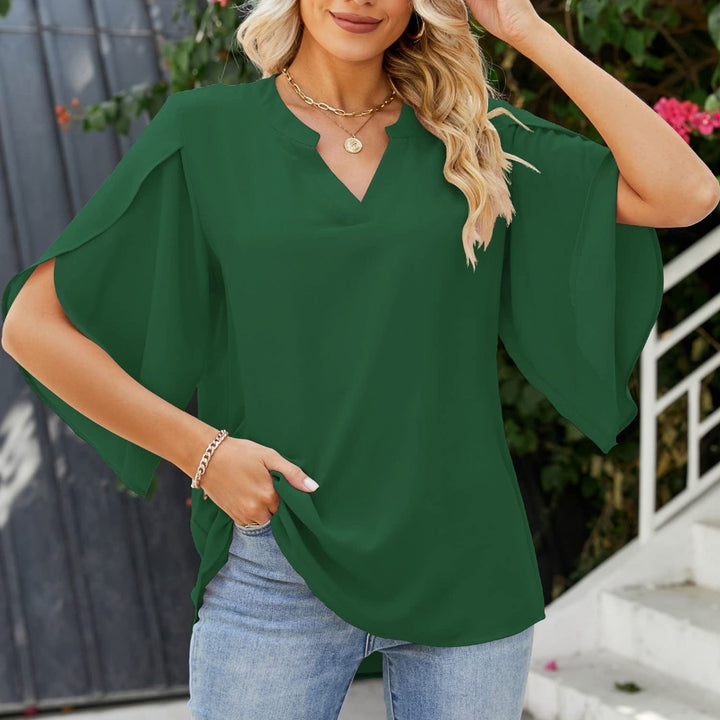 Nola - Elegant V-Neck Top